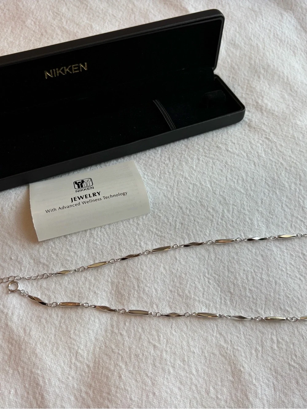 Nikken Platinum-Tone Magnetic Wellness Necklace NIB Vintage Never Worn